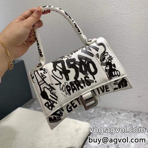 2色可選 利便性に優れ 芸能人に愛用者続出 バレンシアガコピー 2022 BALENCIAGAコピー ショルダーバッグ
