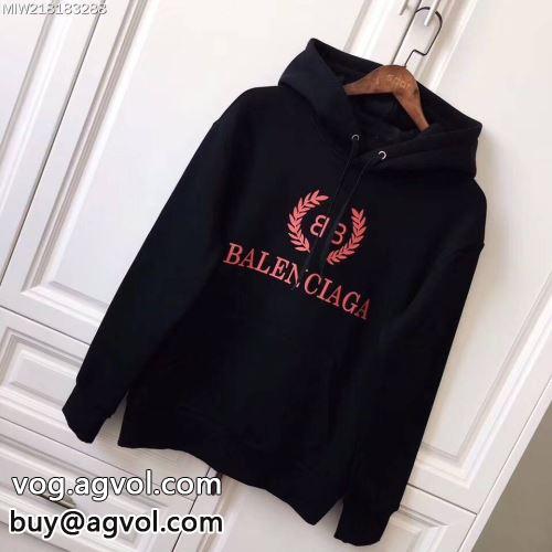  バレンシアガコピー BALENCIAGAコピー セレブ愛用の超人気商品トップス パーカー アウトドア系 程よい厚み 2022  