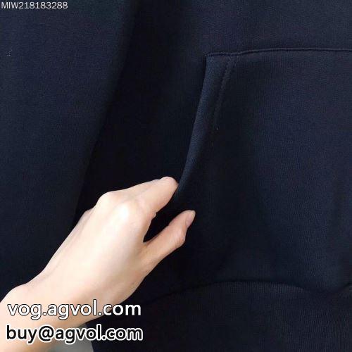 バレンシアガコピー BALENCIAGAコピー セレブ愛用の超人気商品トップス パーカー アウトドア系 程よい厚み 2022