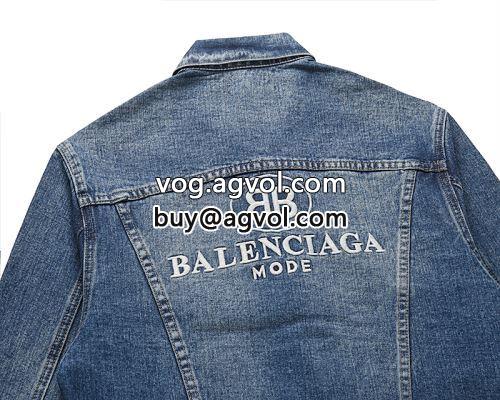 バレンシアガコピー 実用性に溢れるアイテム トップス 2022 デニムジャケット BALENCIAGAコピー ちょうどいい丈感