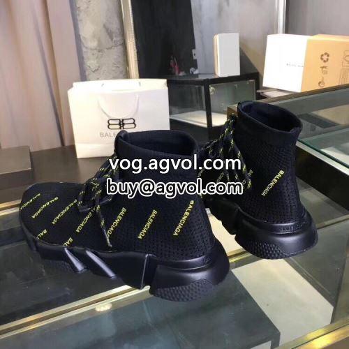 お洒落な存在感  2022 BALENCIAGAコピー バレンシアガコピー スニーカー 軽い履き心地
