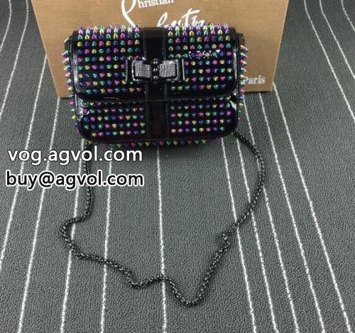 ショルダーバッグ Christian Louboutinコピー 2022 通勤 お買い得品 クリスチャンルブタンコピー 斜め掛けバッグ