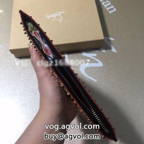 ビジネスケース クリスチャンルブタンコピー 2022 落ち着いた感覚 Christian Louboutinコピー ミニバッグ