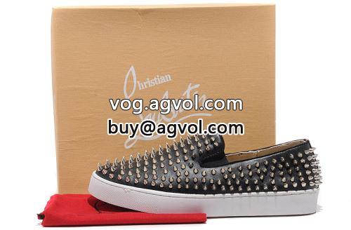 着脱の簡単なスリップオンタイプ シューズ Christian Louboutinコピー カジュアルシューズ クリスチャンルブタンコピー セレブ風 2022