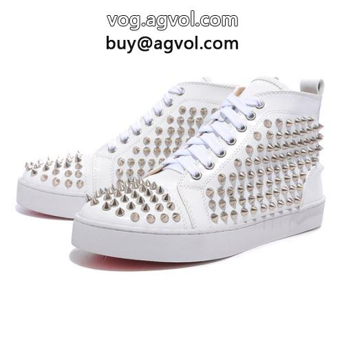  クリスチャンルブタンコピー Christian Louboutinコピー カジュアルシューズ 着用 2022 主役になる存在感 シューズ   