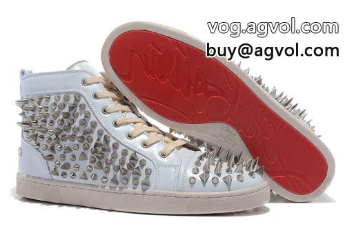 クリスチャンルブタンコピー 2022 知的なムードを演出  Christian Louboutinコピー クッション性 シューズ コーデ  カジュアルシューズ