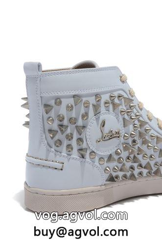 クリスチャンルブタンコピー 2022 知的なムードを演出  Christian Louboutinコピー クッション性 シューズ コーデ  カジュアルシューズ