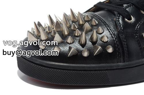 シックスタイルに活躍 クリスチャンルブタンコピー Christian Louboutinコピー 2022 シューズ カジュアルシューズ お洒落に魅せる