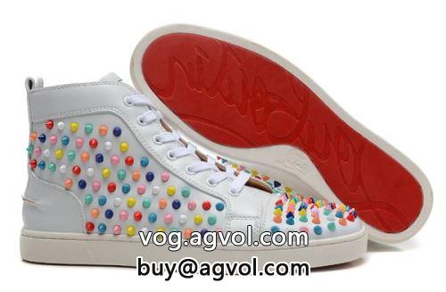 カジュアルシューズ   Christian Louboutinコピー  2022 人目を惹くデザイン クリスチャンルブタンコピー 存在感のある シューズ