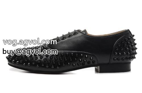 クリスチャンルブタンコピー 高評価の人気品  カジュアルシューズ シューズ 2022 着用 Christian Louboutinコピー
