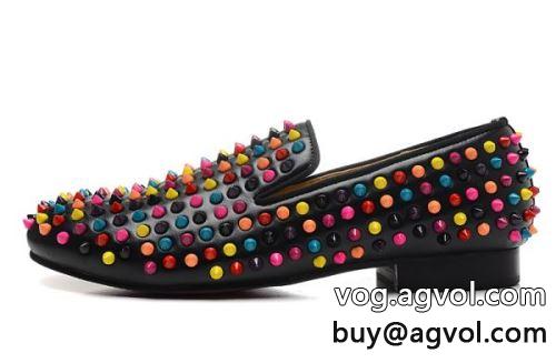クリスチャンルブタンコピー 芸能人に愛用者続出 カジュアルシューズ シューズ 2022 個性派  Christian Louboutinコピー