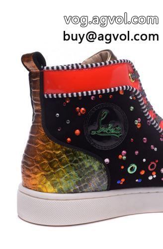 Christian Louboutinコピー 2022  クリスチャンルブタンコピー カジュアルシューズ シューズ コーデ 知的なムードを演出