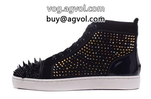 Christian Louboutinコピー 滑りにくい シューズ クリスチャンルブタンコピー お洒落な存在感  2022  カジュアルシューズ