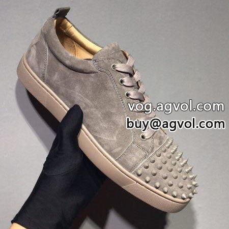 Christian Louboutinコピー 入手困難！ 2022 クリスチャンルブタンコピー セレブ風  シューズ カジュアルシューズ