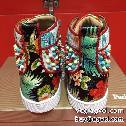シューズ クリスチャンルブタンコピー 2022 カジュアルシューズ 高級感漂わせる  Christian Louboutinコピー 着用