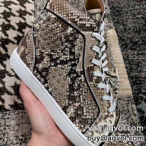 クリスチャンルブタンコピー 海外セレブ定番愛用  2022 シューズ  Christian Louboutinコピー カジュアルシューズ