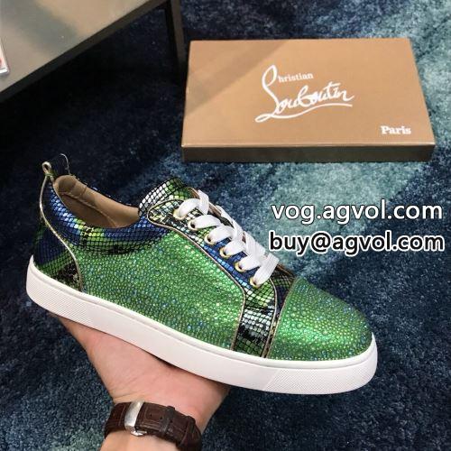 Christian Louboutinコピー クリスチャンルブタンコピー 海外セレブ定番愛用 2022 シューズ 愛らしさ抜群 カジュアルシューズ
