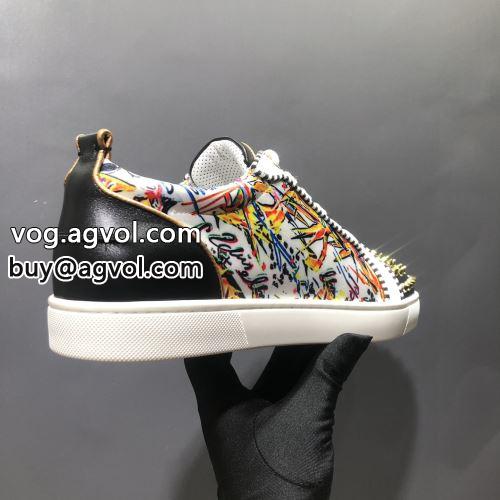 クリスチャンルブタンコピー 存在感のある  Christian Louboutinコピー 2022  シューズ 防水機能に優れ カジュアルシューズ