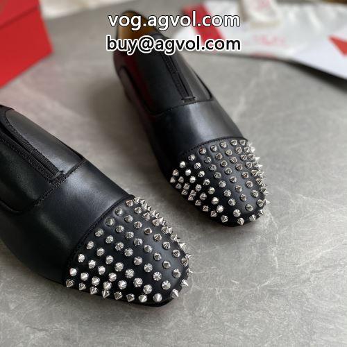 カジュアルシューズ ファション性の高い  シューズ  Christian Louboutinコピー 2022 クリスチャンルブタンコピー 入手困難！