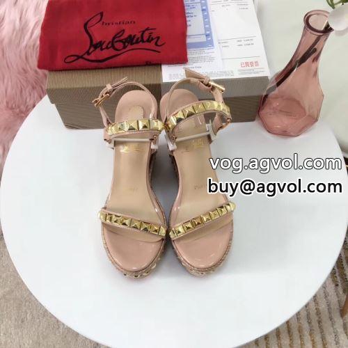 シューズ Christian Louboutinコピー 流行を超えた定番 サンダル パンプス 2022 クリスチャンルブタンコピー 履き心地のいい