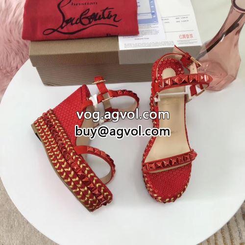 流行や季節に拘らないデザイン サンダル パンプス Christian Louboutinコピー シューズ  クリスチャンルブタンコピー 滑りにくい 2022