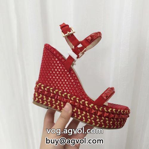 流行や季節に拘らないデザイン サンダル パンプス Christian Louboutinコピー シューズ  クリスチャンルブタンコピー 滑りにくい 2022
