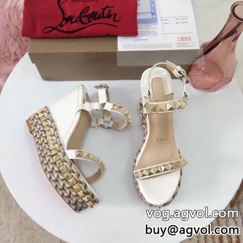 日本未入荷モデル クリスチャンルブタンコピー サンダル パンプス 2022 シューズ  太ヒール/スティックヒール Christian Louboutinコピー
