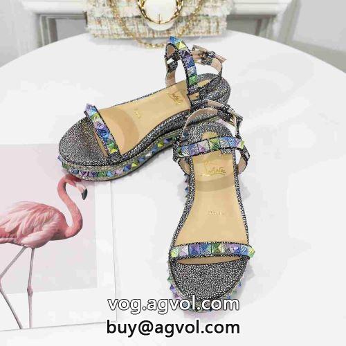 Christian Louboutinコピー サンダル パンプス ファッション 人気 一番人気の新作はこれ クリスチャンルブタンコピー  2022 シューズ