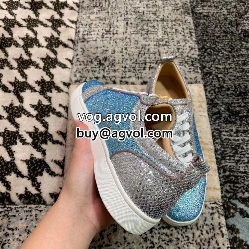 Christian Louboutinコピー シューズ スニーカー クリスチャンルブタンコピー 海外限定ライン 2022 シックスタイルに活躍