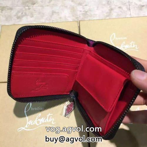 Christian Louboutinコピー 短財布 2022 クリスチャンルブタンコピー 小銭入れ ウォレット 上品な輝きを放つ形