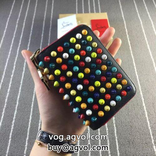  海外セレブ愛用 Christian Louboutinコピー カード入れ付 クリスチャンルブタンコピー ウォレット 2022  