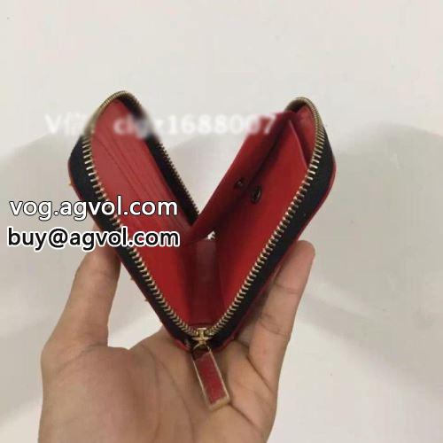 3色可選 ウォレット 落ち着いた感覚 短財布  Christian Louboutinコピー  2022 クリスチャンルブタンコピー