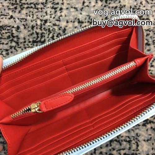 セール中 クリスチャンルブタンコピー スタイリッシュな印象 ウォレット 2022 Christian Louboutinコピー