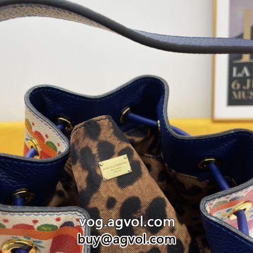 早くも完売している ドルチェ＆ガッバーナコピー 2022 斜め掛けバッグ 上品に着こなせ Dolce&Gabbanaコピー バッグ 大容量