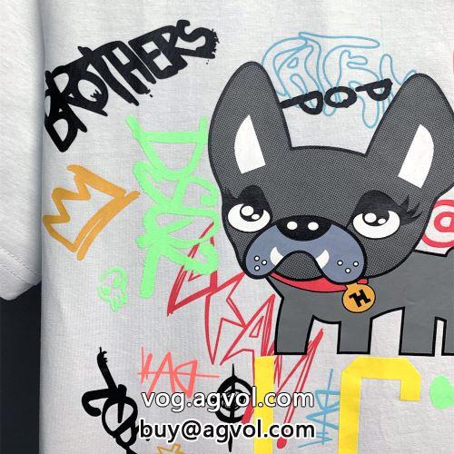 DSQUARED2コピー 2022 2色可選 ディースクエアードコピー ムダな装飾を排したデザイン 大人の個性を 半袖Tシャツ