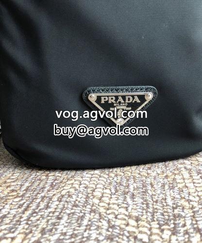 通勤 出張 旅行  PRADAコピー  リュック プラダコピー  2022 バッグ ムダな装飾を排したデザイン-7