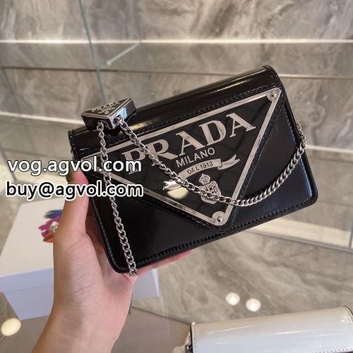 オリジナリティに富んだバッグ PRADAコピー ショルダーバッグ 高評価の人気品  バッグ  プラダコピー 2色可選 2022-3
