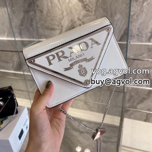 オリジナリティに富んだバッグ PRADAコピー ショルダーバッグ 高評価の人気品  バッグ  プラダコピー 2色可選 2022-8