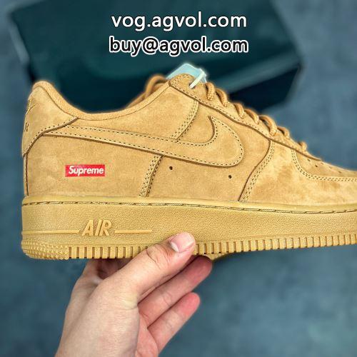 ランニングシューズ SUPREMEコピー  シュプリーム コピー 2022 主役になる存在感 Supreme x Air Force 1