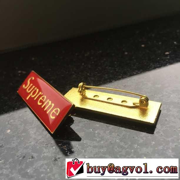 2015 美品　 SUPREME シュプリーム ブローチ 激安販売　バッチ ピン 2色可選