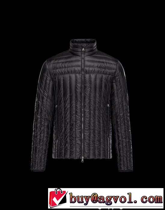 保温性のある 2015秋冬 MONCLER モンクレール デザインも魅力のダウンジャケット