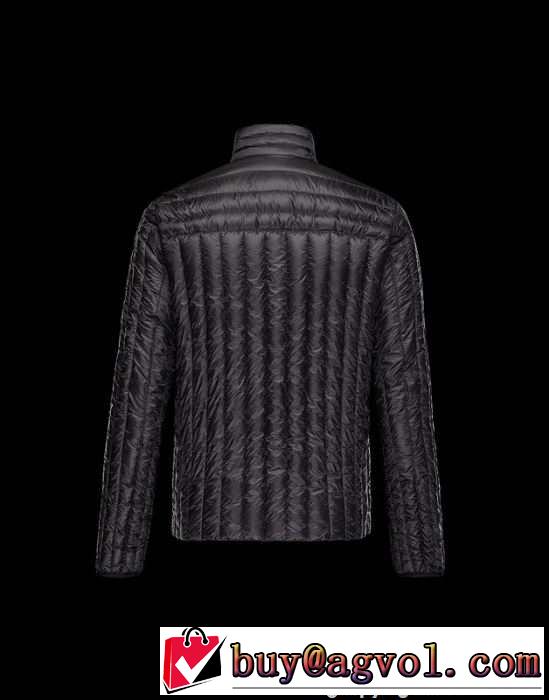 保温性のある 2015秋冬 MONCLER モンクレール デザインも魅力のダウンジャケット