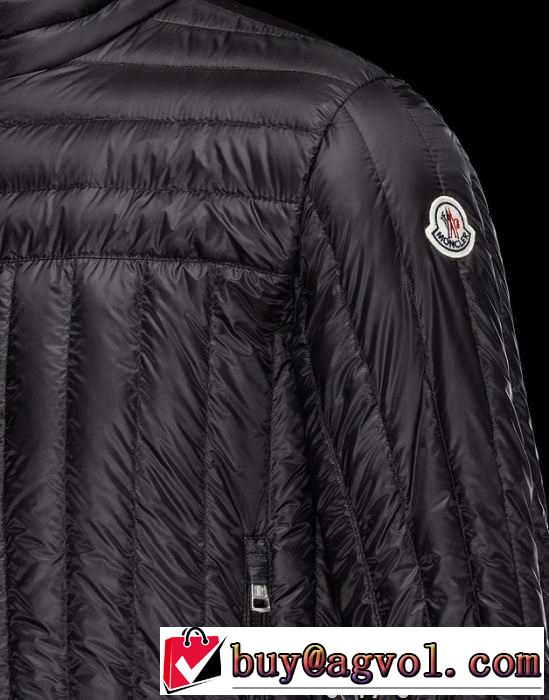 保温性のある 2015秋冬 MONCLER モンクレール デザインも魅力のダウンジャケット