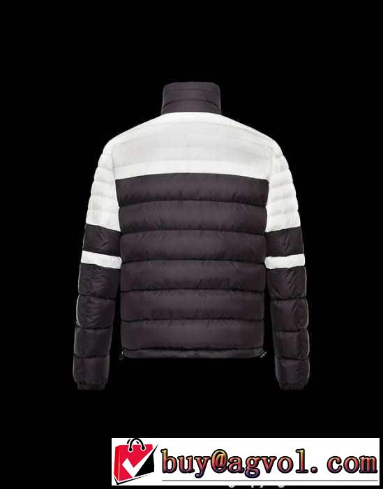 保温性のある 2015秋冬 MONCLER モンクレール 個性的なダウンジャケット