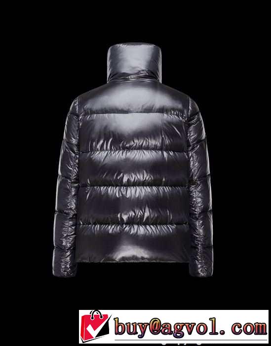 超軽量の2015秋冬 moncler モンクレール　手触り良く心地良い ダウンジャケット