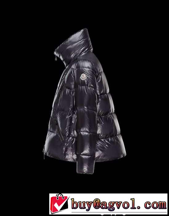超軽量の2015秋冬 moncler モンクレール　手触り良く心地良い ダウンジャケット