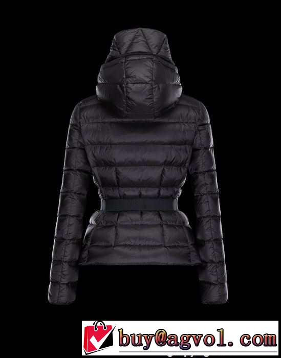 高級感ある　秋冬 moncler モンクレール 満点　光沢感がありアクセント抜群のダウンジャケット