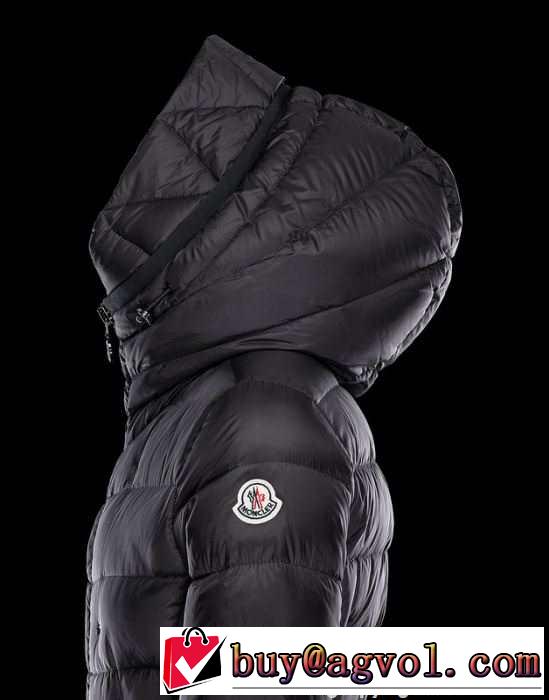 高級感ある　秋冬 moncler モンクレール 満点　光沢感がありアクセント抜群のダウンジャケット