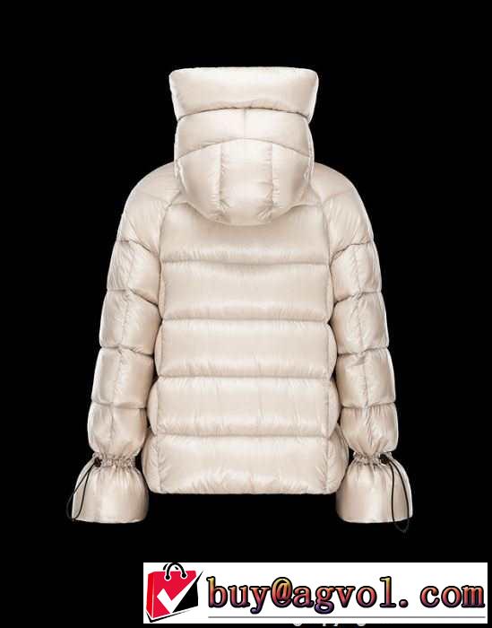 上品な雰囲気漂い　 2015秋冬 MONCLER モンクレール 格安　ダウンジャケット
