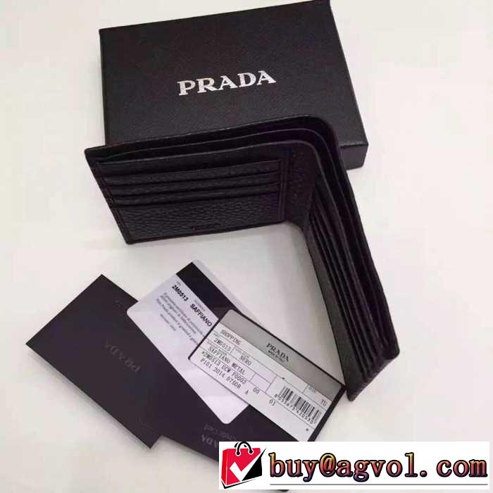 収納力抜群のアイテム 秋冬 prada プラダ 上質な 短財布